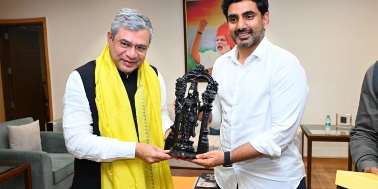 Nara Lokesh :డేటా చౌర్యం నిరూపిస్తే రూ.10 కోట్లు ఇస్తానన్న నారా లోకేష్