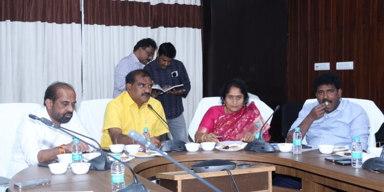 ఐదేళ్ల పాలనలో హంద్రీనీవా ప్రాజెక్టుకు ఒక రూపాయి జగన్ ఖర్చు పెట్టలేదు. మంత్రి నిమ్మల రామానాయుడు