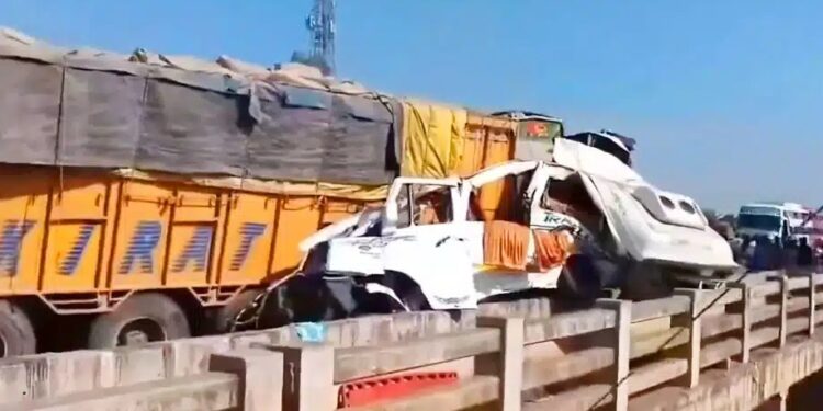 Hyderabad: మధ్యప్రదేశ్ లోఘోర రోడ్డు ప్రమాదం.. ఏడుగురు హైదరాబాదీల దుర్మరణం