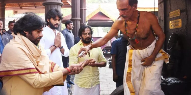 Pawan Kalyan – Akira: తండ్రి దారిలో..!