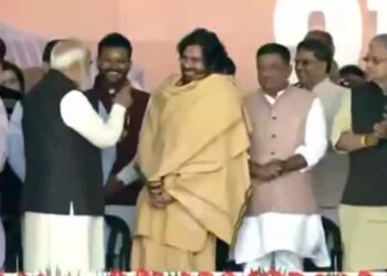 Modi | Pawan Kalyan | పవన్‌తో మోదీ ఏం మాట్లాడారంటే..?