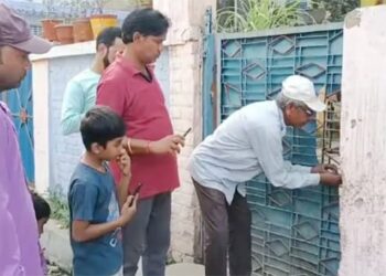 Kumbh Mela : ఏమాత్రం కనికరం లేకుండా..!!