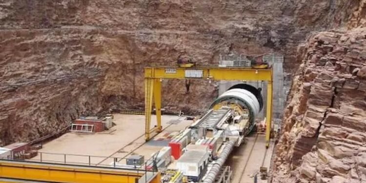 SLBC tunnel collapse: శ్రీశైలం ఎడమగట్టు కాలువ టన్నెల్ ఘోర ప్రమాదం..తెలంగాణ ముఖ్యమంత్రి రేవంత్ రెడ్డి కి ప్రధాని మోడీ ఫోన్