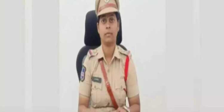 జగిత్యాలలో రోడ్డు ప్రమాదం..మహిళా ఎస్ఐ కొక్కుల శ్వేత మృతి