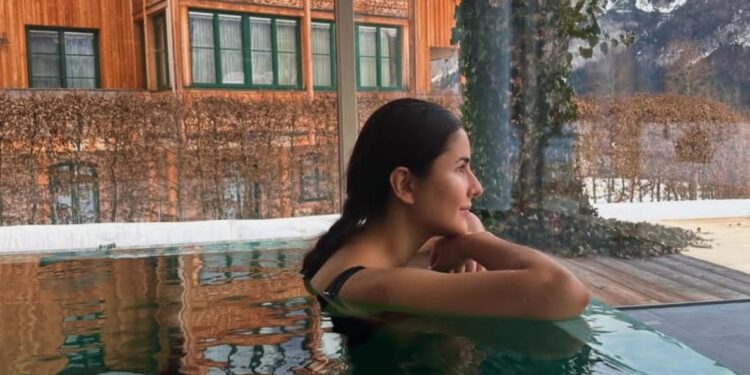 Katrina Kaif : ఇండస్ట్రీలో అడుగు పెట్టి 20 ఏళ్లు దాటిన అదే అందం..అదే ఛార్మింగ్..!