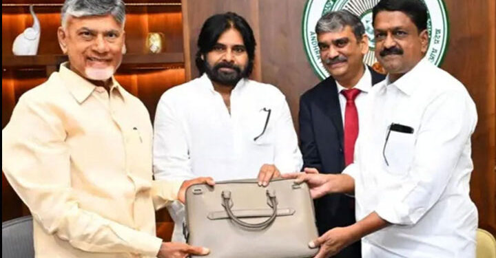 ఏపీలో వాట్సాప్ పాలన