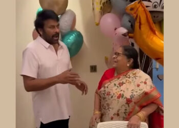 గొప్ప,పెద్ద సూప‌ర్‌స్టార్ అయినా త‌ల్లి చాటు బిడ్డ‌డే