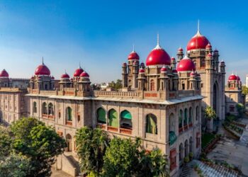 హైకోర్టు ఆశ్రయించిన ఝాన్సీరాణి: పదో తరగతి పేపర్ లీక్ కేసులో  డీబార్ వ్యతిరేకంగా న్యాయపోరాటం