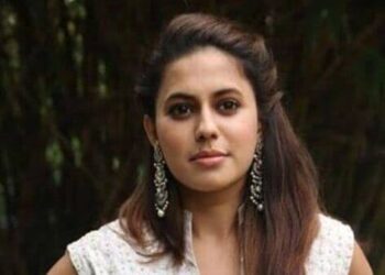 రన్యా రావు మొబైల్ కాంటాక్ట్స్ చూసి షాక్ అయిన పోలీసులు! స్మగ్లింగ్ బంగారం కొనుగోలు చేసిన స్టార్ హోటల్ యజమాని అరెస్ట్