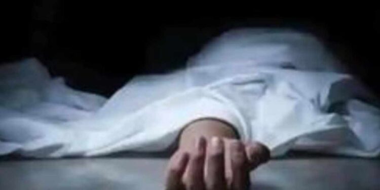 Hyderabad : హబ్సిగూడలో విషాదం.. ఒకే కుటుంబానికి చెందిన నలుగురు ఆత్మహత్య!