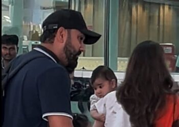 Rohit Sharma: ముంబయి విమానాశ్రయంలో రోహిత్ శర్మ కుమారుడు