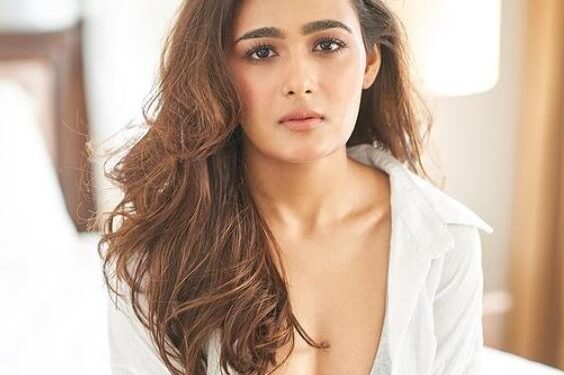 Shalini Pandey: ఆమెతో పోలిక..?