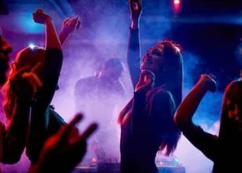 Hyderabad: బయటకేమో ఫామ్ హౌస్ లోపలేమో వేర కథ..!