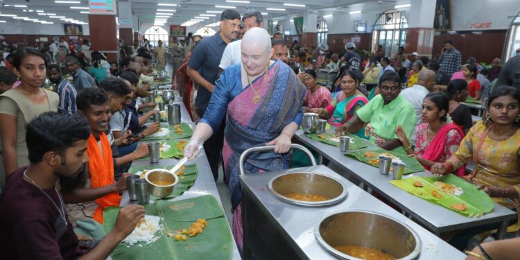 AnnaLezhneva:తిరుమలేశుని సేవలో శ్రీమతి అన్నా కొణిదల