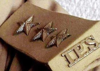 IPS Officers: ప్రజల మనసు గెలిచారా..?