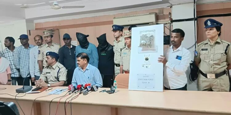 OG Kush Drugs:రూ.40 లక్షల విలువైన అరకేజీ ఓజి కుష్ డ్రగ్‌ను స్వాధీనం