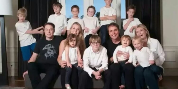 Elon Musk: సంతానంతో సైన్యం  సృష్టించిన ఎలాన్ మస్క్..!!