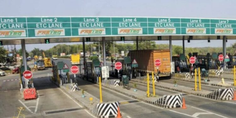 FastTag: జీపీఎస్ ఆధారిత ట్యాక్స్ వసూలు