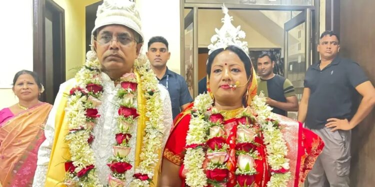 BJP Leader Dilip Ghosh: 60 ఏళ్ల వయసులో వివాహబంధంలోకి.. ఎవరంటే..?