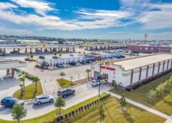 Petrol Bunk: ప్రపంచంలో అతిపెద్ద పెట్రోల్ బంక్.. ఎక్కడంటే..?