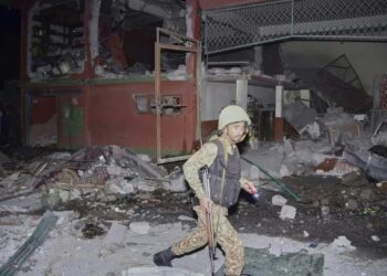 Operation Sindoor: పాకిస్థాన్ ఉగ్ర స్థావరాలపై భారత సైన్యం మెరుపు దాడులు