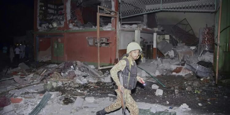 Operation Sindoor: పాకిస్థాన్ ఉగ్ర స్థావరాలపై భారత సైన్యం మెరుపు దాడులు