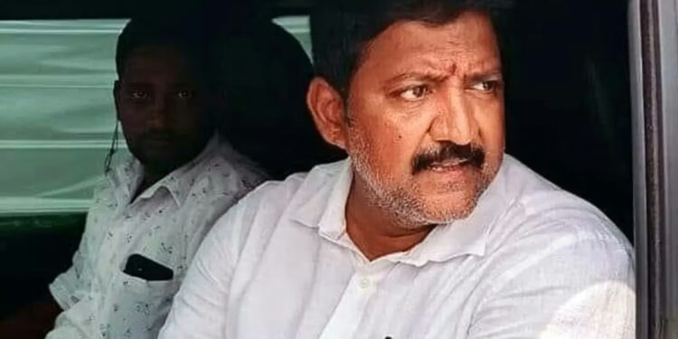 Vallabhaneni Vamsi: గుర్తు పట్టలేని విధంగా..!