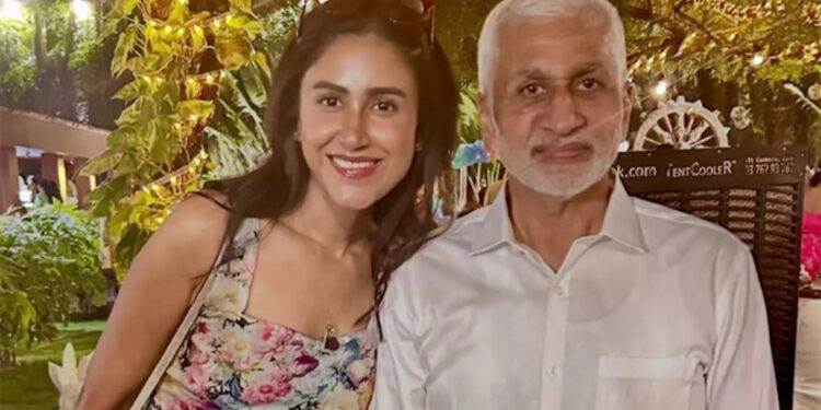 Alekhya: ప్రజలకు ఏం చెప్పాలనుకుంటున్నారు జగన్..!