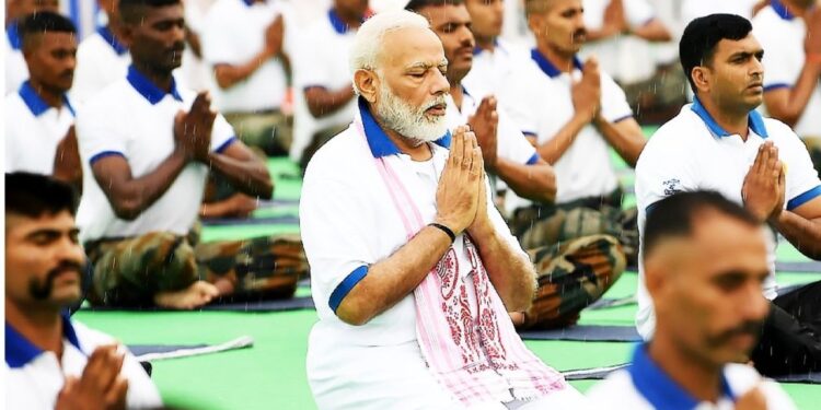Pm Modi: యోగా రికార్డు