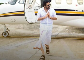 Pawan Kalyan: ప‌వన్ క‌ళ్యాణ్ ధ‌రించిన చెప్పుల ధ‌ర ఎంతో తెలుసా?