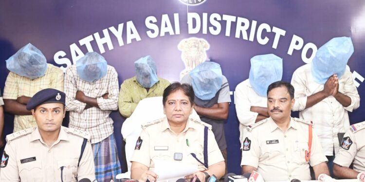 సత్యసాయి జిల్లాలో మైనర్ బాలికపై దారుణ అత్యాచారం: ఆరుగురు అరెస్టు
