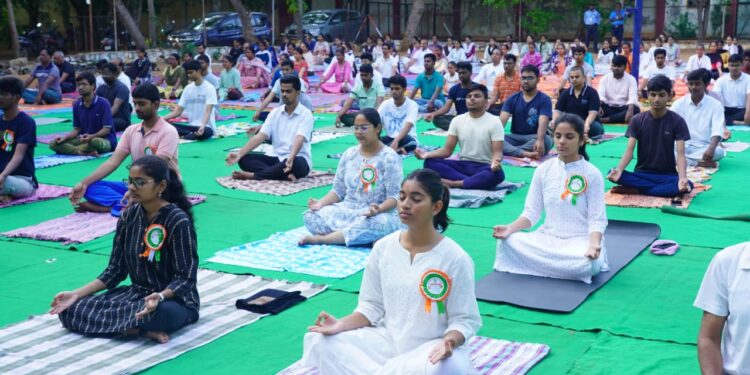 YogaInIndia:అనంత మెడికల్ కళాశాలలో యోగాంధ్ర*