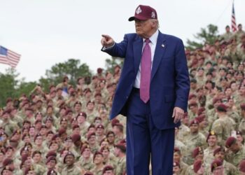 Los Angeles: ఎందుకీ ఆందోళనలు?