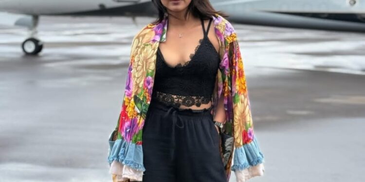 Aayesha: చేసేది సీరియల్స్..ఏకంగా సొంతంగా ప్రైవేట్ జెట్ కొనుగోలు చేసింది..!