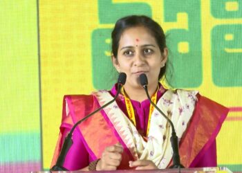 Mp Shabari:  దూకుడు..!