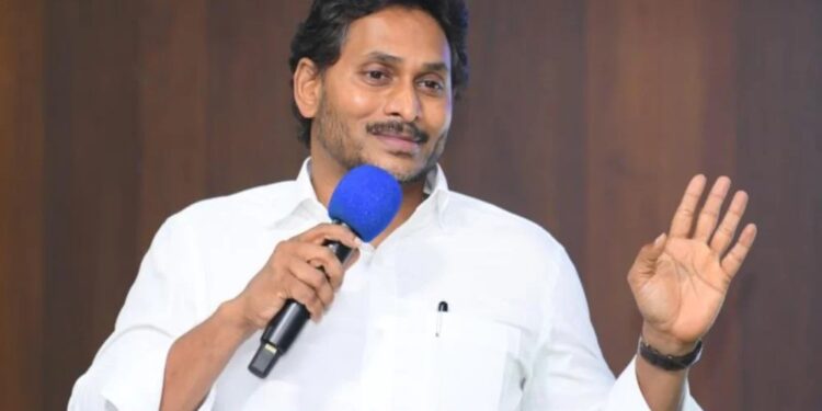 YS Jagan: జగన్ షాక్ ఇవ్వనున్న మాజీ ఎమ్మెల్యే జొన్నలగడ్డ దంపతులు..?