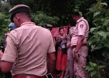 Karnataka: గుహలో రష్యన్ మహిళ, ఇద్దరు చిన్నారులు..!