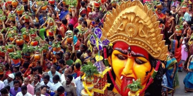 Telangana: ఘనంగా బోనాలు వేడుకలు