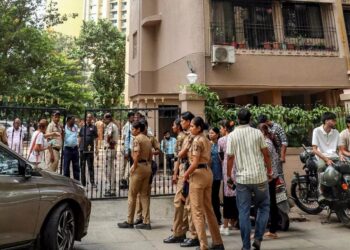 Mumbai: విషాద ఉదంతం..!