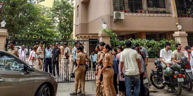 Mumbai: విషాద ఉదంతం..!