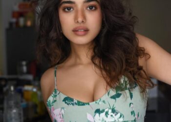 Ketika Sharma: క్లీ వేజ్‌ షో