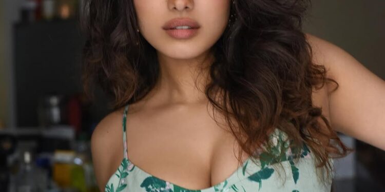 Ketika Sharma: క్లీ వేజ్‌ షో