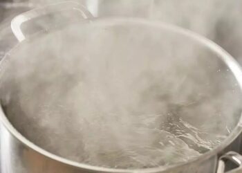 Vizag: మరుగుతున్న వేడినీటిని భర్తపై పోసిన భార్య..అసలేం జరిగిందంటే?