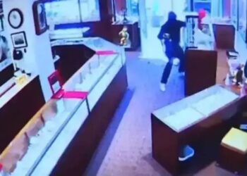 Usa: సెకండ్ల వ్యవధిలో కోట్లాది రూపాయల  దొంగతనం