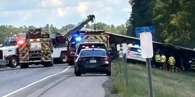 New York: అగ్రరాజ్యంలో ఘోర రోడ్డు ప్రమాదం.. 5గురు మృతి