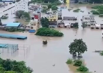 Rains: జలమయమైన కామారెడ్డి, మెదక్ జిల్లాలు