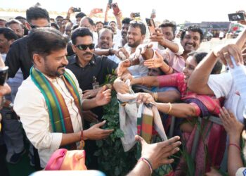 Cm Revanth Reddy: అడ్డుపడితే తొక్కుకుంటూ పోతాం