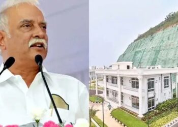 Ashok Gajapathi Raju: రుషికొండ ప్యాలెస్ను పిచ్చి ఆస్పత్రిగా మార్చాలి