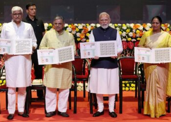 Pm Modi: ప్రత్యేక రూ.100 నాణెం..స్మారక పోస్టల్ స్టాంపును విడుదల