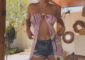 Aisha Sharma:  గ్లామర్ ఫోటోలతో అభిమానులు ఉక్కిరిబిక్కిరి